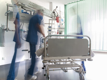 Eine langzeitbelichtete Aufnahme von der Intensivstation des Marienhospitals Kevelaer.