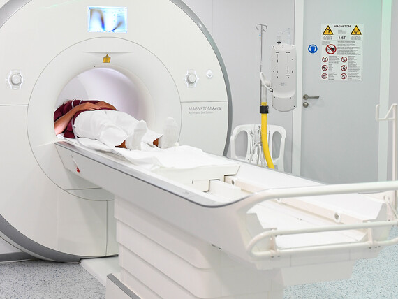 Ein MRT im St.-Antonius-Hospital mit Kleve hat eine besonders große Öffnung. Davon profitieren vor allem Kinder und Patienten mit Platzangst.