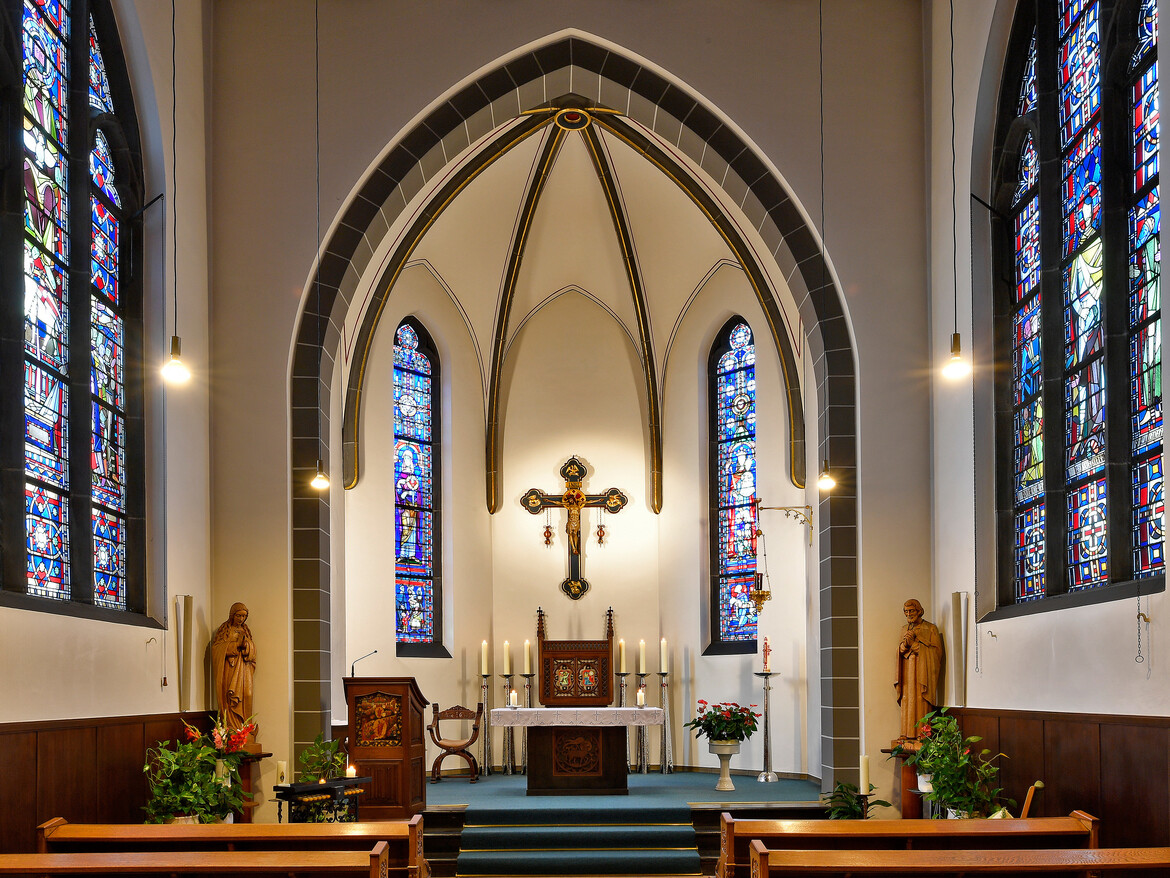 Blick auf den Altar der Kapelle im Marienhospital Kevelaer.